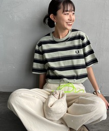 [FRED PERRY/フレッドペリー] ファインストライプ ワンポイントロゴ刺繍Tシャツ