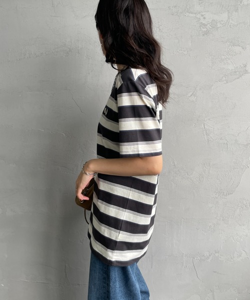 FRED PERRY（フレッドペリー）の「[FRED PERRY/フレッドペリー] ファインストライプ ワンポイントロゴ刺繍Tシャツ（Tシャツ/カットソー・レディース・グリーン/ライトグレー・L/M/S）」の14枚目の写真