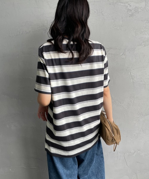 FRED PERRY（フレッドペリー）の「[FRED PERRY/フレッドペリー] ファインストライプ ワンポイントロゴ刺繍Tシャツ（Tシャツ/カットソー・レディース・グリーン/ライトグレー・L/M/S）」の15枚目の写真