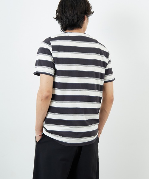 FRED PERRY（フレッドペリー）の「[FRED PERRY/フレッドペリー] ファインストライプ ワンポイントロゴ刺繍Tシャツ（Tシャツ/カットソー・レディース・グリーン/ライトグレー・L/M/S）」の20枚目の写真