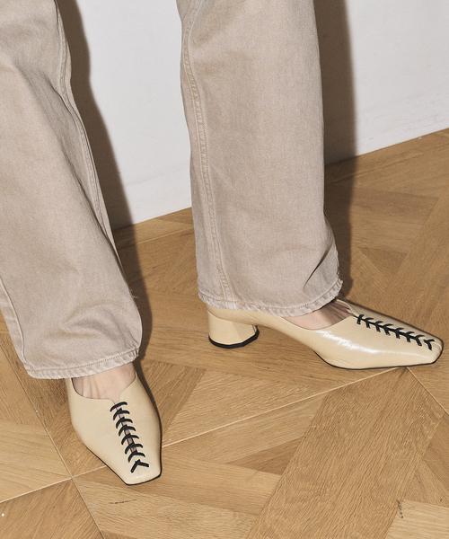 GRISE（グリーズ）の「《追加》GRISE4cmレザーBRAIDEDパンプス（パンプス・レディース・ブラック/ベージュ/ゴールド・22cm/22.5cm/23cm/23.5cm/24cm/24.5cm/25cm）」の5枚目の写真