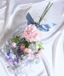 Salon de Lilas（サロンドリラ）の「ローズとスイートピーのブルースワッグ（インテリア雑貨）」