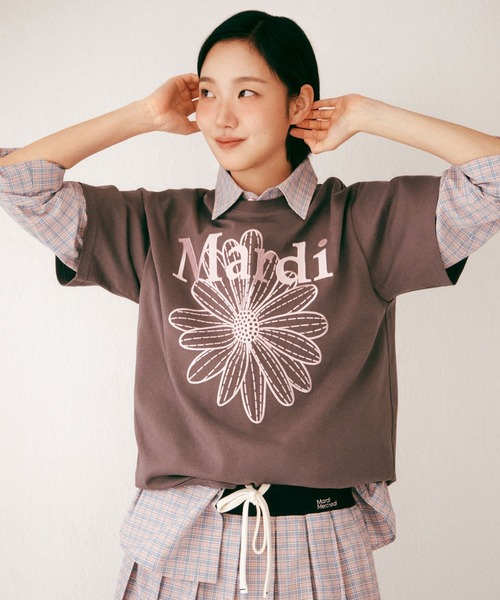 Mardi Mercredi(マルディメクルディ)の「【日本限定カラー】TSHIRT FLOWERMARDI NEEDLEWORK / Tシャツ フラワーマルディ ニードル ワーク(Tシャツ/カットソー・レディース・ホワイト×ネイビー/ネイビー×ホワイト/ライトグレー/ライトベージュ/クリーム/グレー×ピンク/ブルー/グレー系その他・FREE)」の11枚目の写真