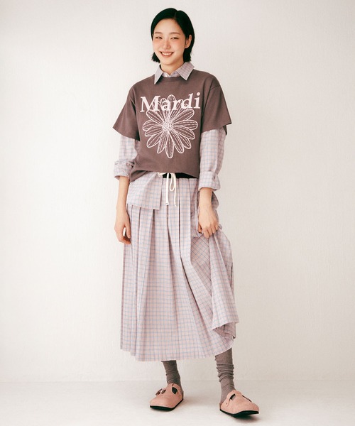 Mardi Mercredi(マルディメクルディ)の「【日本限定カラー】TSHIRT FLOWERMARDI NEEDLEWORK / Tシャツ フラワーマルディ ニードル ワーク(Tシャツ/カットソー・レディース・ホワイト×ネイビー/ネイビー×ホワイト/ライトグレー/ライトベージュ/クリーム/グレー×ピンク/ブルー/グレー系その他・FREE)」の14枚目の写真
