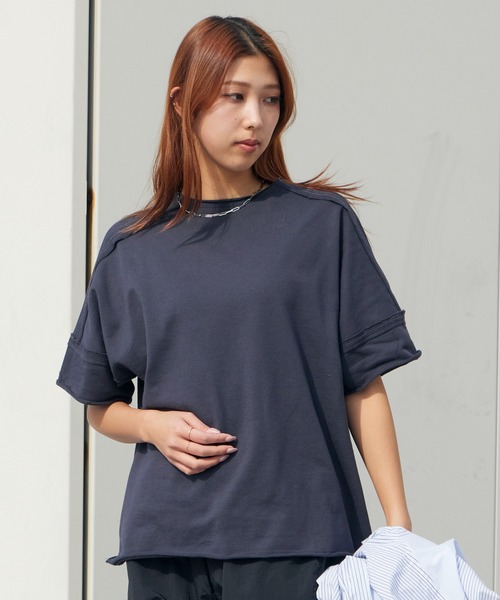 Garance et VioLette（ギャランスエトヴィオレット）の「Garance et VioLette/ギャランスエトヴィオレット カットオフスウェットTEE ハーフスリーブスウェット 秋 秋服 2026年秋冬（Tシャツ/カットソー・レディース・ベージュ/グレー/チャコール・FREE）」の16枚目の写真
