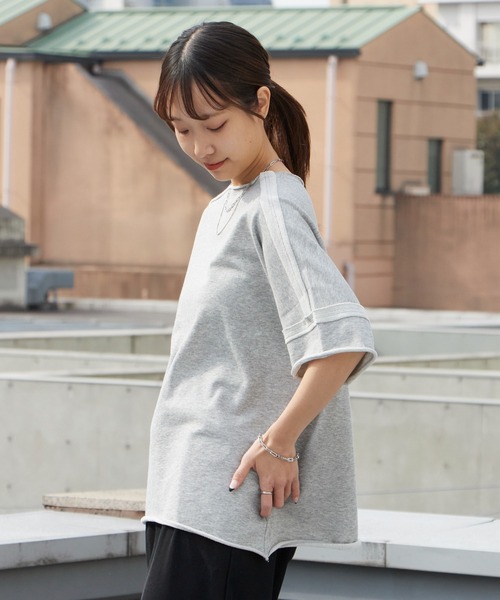 Garance et VioLette（ギャランスエトヴィオレット）の「Garance et VioLette/ギャランスエトヴィオレット カットオフスウェットTEE ハーフスリーブスウェット 秋 秋服 2026年秋冬（Tシャツ/カットソー・レディース・ベージュ/グレー/チャコール・FREE）」の7枚目の写真