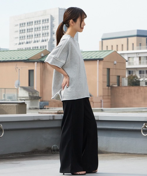 Garance et VioLette（ギャランスエトヴィオレット）の「Garance et VioLette/ギャランスエトヴィオレット カットオフスウェットTEE ハーフスリーブスウェット 秋 秋服 2026年秋冬（Tシャツ/カットソー・レディース・ベージュ/グレー/チャコール・FREE）」の12枚目の写真
