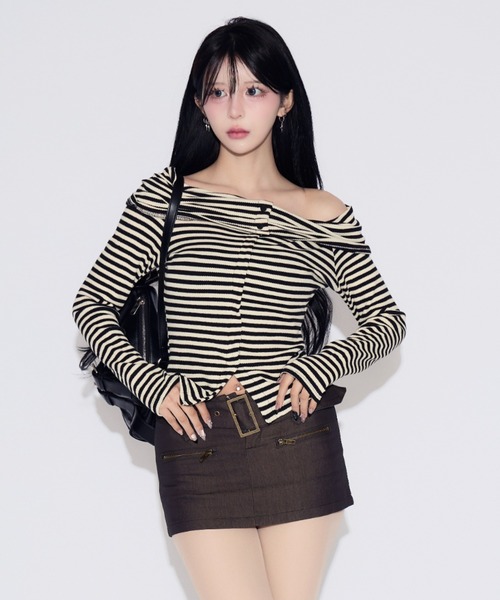 tinkerend(ティンカーエンド)の「Off-shoulder Striped Slit Tops / オフショルダーストライプスリットトップス(シャツ/ブラウス・レディース・ブラック/ホワイト・FREE)」の16枚目の写真
