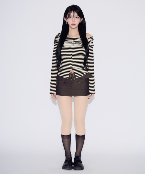tinkerend(ティンカーエンド)の「Off-shoulder Striped Slit Tops / オフショルダーストライプスリットトップス(シャツ/ブラウス・レディース・ブラック/ホワイト・FREE)」の20枚目の写真