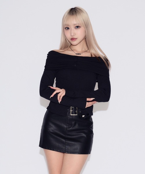 tinkerend(ティンカーエンド)の「Off-shoulder Striped Slit Tops / オフショルダーストライプスリットトップス(シャツ/ブラウス・レディース・ブラック/ホワイト・FREE)」の12枚目の写真
