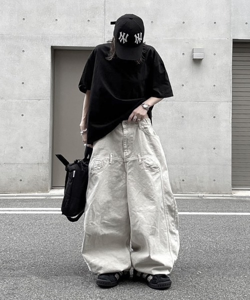 YACA(ヤーカ)の「Loose Denim Pigment PT/ルーズデニムピグメントパンツ【unisex item】(チノパンツ・レディース・チャコールグレー/ブラウン/アイボリー・FREE)」の2枚目の写真