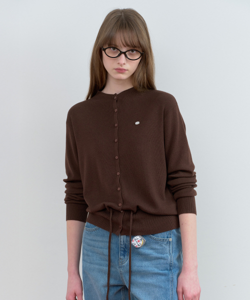 ROLAROLA(ロラロラ)の「HIGH NECK STRING KNIT CARDIGAN BROWN(カーディガン/ボレロ・レディース・ブラウン・FREE)」の2枚目の写真