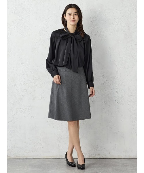 Perfect Suit FActory(パーフェクトスーツファクトリー)の「リボンギャザー ボウタイブラウス ブラック/グレー/ベージュ(Tシャツ/カットソー・レディース・ブラック/グレー/ベージュ・S/M/L)」の6枚目の写真