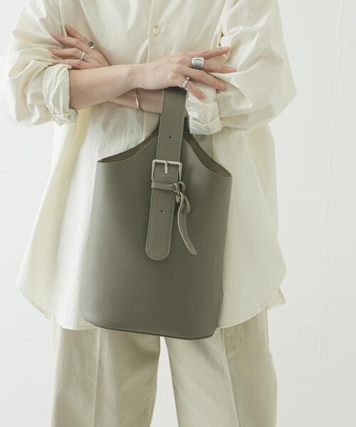 The Bagmati（ザバグマティ）の「『一部別注カラー』BAGMATI　レザーワンショルダーバッグ（ハンドバッグ・レディース・グリーン/ナチュラル・-）」の9枚目の写真