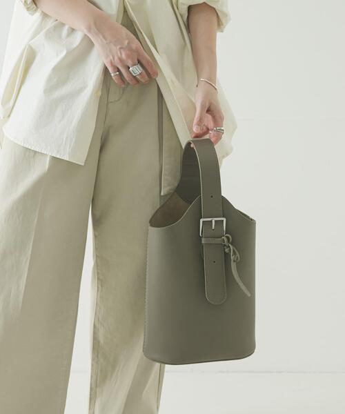 The Bagmati（ザバグマティ）の「『一部別注カラー』BAGMATI　レザーワンショルダーバッグ（ハンドバッグ・レディース・グリーン/ナチュラル・-）」の10枚目の写真