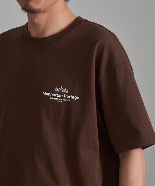 Manhattan Portage(マンハッタンポーテージ)の「【Manhattan Portage】別注 Manhattan Photo Tee /マンハッタンフォトTシャツ(Tシャツ/カットソー・レディース・ブラック/ホワイト/ブラウン・S/M/L)」の11枚目の写真