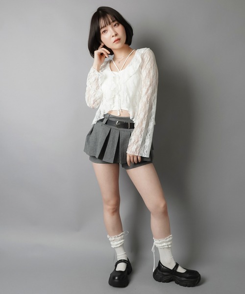 SPINNS(スピンズ)の「透け感で魅せる、甘さひとさじ。フリルレースカーデトップス(カーディガン/ボレロ・レディース・サックスブルー/ブラック/オフホワイト・ONESIZE)」の10枚目の写真