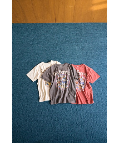 Disney SERIES CREATED by MUS(ディズニーシリーズクリエイテッドバイエムユーエス)の「MD PALS FOREVER Tシャツ(Tシャツ/カットソー・レディース・ライトブラック/クリアレッド/オフホワイト・FREE)」の4枚目の写真