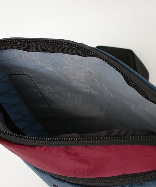 Flowfold(フローフォールド)の「【T18】【Flowfold/フローフォールド】MUSE 2L CROSSBODY BAG(ボディバッグ/ウエストポーチ・メンズ・その他1/その他2・FREE)」の5枚目の写真