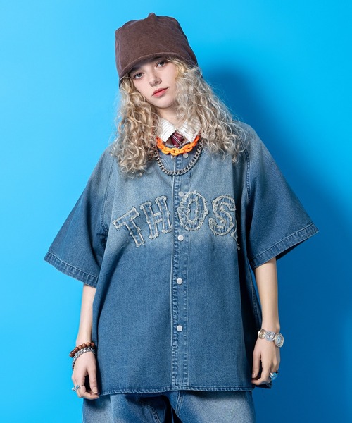 a.p.o.v.(エーピーオービー)の「a.p.o.v. ビンテージライクウォッシュドデニム共生地アーチロゴオーバーサイズベースボールシャツ(シャツ/ブラウス・メンズ・ブルー/ブラック/ライトブルー・ONESIZE)」の3枚目の写真