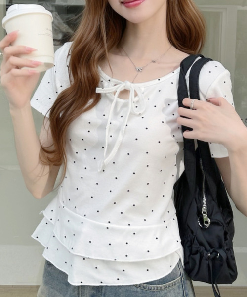 Ada.(エイダ)の「ドットデザイン フロントリボン付き Vネック 裾フリル半袖カットソー(Tシャツ/カットソー・レディース・グレー/ホワイト/ブラック・FREE)」の5枚目の写真