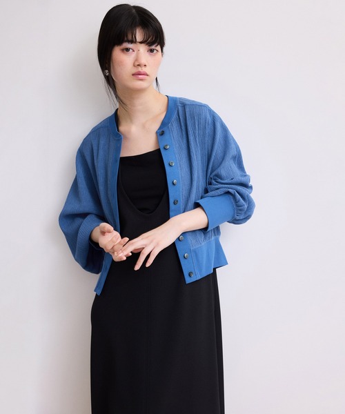 ADAM ET ROPE'(アダムエロペ)の「【WEB限定】メニーボタンリップルシアーカーディガン(カーディガン/ボレロ・レディース・ブラック/ホワイト/ブルー・FREE)」の3枚目の写真