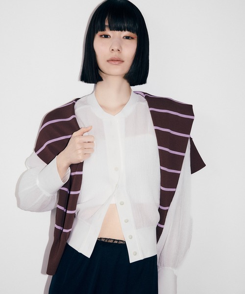 ADAM ET ROPE'(アダムエロペ)の「【WEB限定】メニーボタンリップルシアーカーディガン(カーディガン/ボレロ・レディース・ブラック/ホワイト/ブルー・FREE)」の6枚目の写真