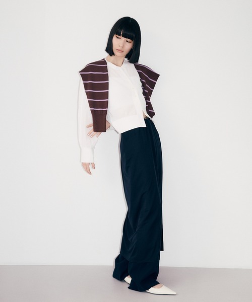 ADAM ET ROPE'(アダムエロペ)の「【WEB限定】メニーボタンリップルシアーカーディガン(カーディガン/ボレロ・レディース・ブラック/ホワイト/ブルー・FREE)」の9枚目の写真
