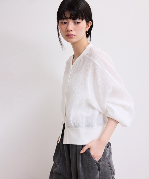 ADAM ET ROPE'(アダムエロペ)の「【WEB限定】メニーボタンリップルシアーカーディガン(カーディガン/ボレロ・レディース・ブラック/ホワイト/ブルー・FREE)」の15枚目の写真