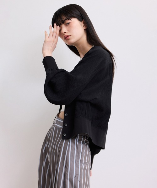 ADAM ET ROPE'(アダムエロペ)の「【WEB限定】メニーボタンリップルシアーカーディガン(カーディガン/ボレロ・レディース・ブラック/ホワイト/ブルー・FREE)」の21枚目の写真