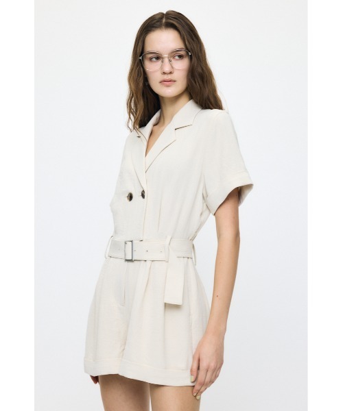 MOUSSY(マウジー)の「BELTED SHORT SLEEVE ジャンプスーツ(つなぎ/オールインワン・レディース・ブラウン/ベージュ/ブラック・1/2)」の8枚目の写真