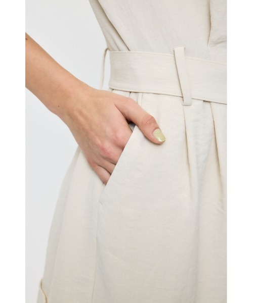 MOUSSY(マウジー)の「BELTED SHORT SLEEVE ジャンプスーツ(つなぎ/オールインワン・レディース・ブラウン/ベージュ/ブラック・1/2)」の14枚目の写真