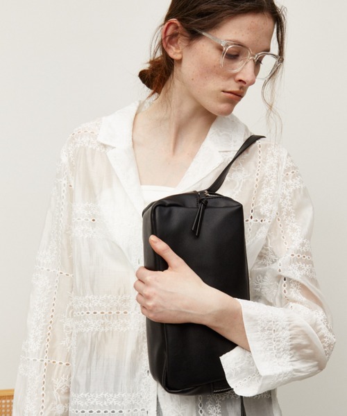 Auntie Rosa Holiday(アンティローザホリデー)の「ダブルジップレクタングルショルダー/2WAY(ショルダーバッグ・レディース・ブラック/ブラウン・FREE)」の6枚目の写真