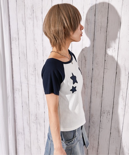 GORGE（ゴージ）の「《ワッペンデザイン》短丈配色ラグランTシャツ／Y2K／春夏／全3色（Tシャツ/カットソー・レディース・グレー/ネイビー/ホワイト・F）」の6枚目の写真