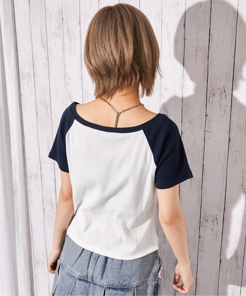 GORGE（ゴージ）の「《ワッペンデザイン》短丈配色ラグランTシャツ／Y2K／春夏／全3色（Tシャツ/カットソー・レディース・グレー/ネイビー/ホワイト・F）」の7枚目の写真