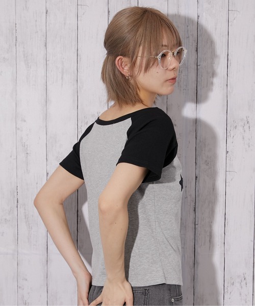 GORGE（ゴージ）の「《ワッペンデザイン》短丈配色ラグランTシャツ／Y2K／春夏／全3色（Tシャツ/カットソー・レディース・グレー/ネイビー/ホワイト・F）」の13枚目の写真