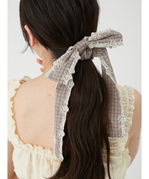 LILY BROWN(リリーブラウン)の「エンブロイダリースカラップリボンシュシュ(その他ヘアアクセサリー・レディース・ホワイト/チェック/ブラック/ブルー・F)」の4枚目の写真