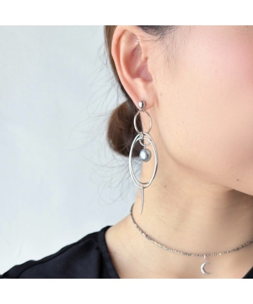 tone(トーン)の「【mamo】PLANET パール&フープピアス(MA)(ピアス(両耳用)・レディース・シルバー・FREE)」の9枚目の写真
