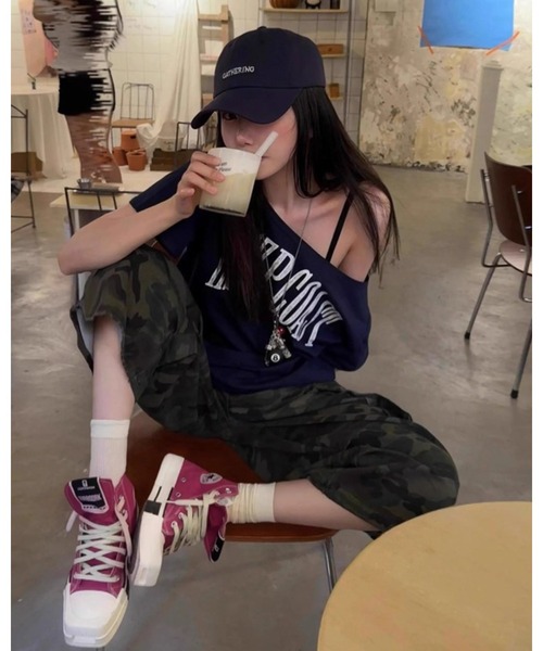 CHEER(チアー)の「アメリカンレトロ風オフショルダー半袖Tシャツ(Tシャツ/カットソー・レディース・ネイビー・フリー)」の7枚目の写真