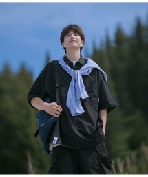 アウトドア × ストリート融合!ハーフジップ半袖シャツ