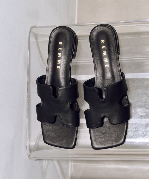 REMME(レメ)の「《WEB+一部店舗限定》REMME/レメ cuttingサンダル(サンダル・レディース・ブラック・22.5cm/23.5cm/24.5cm)」の2枚目の写真