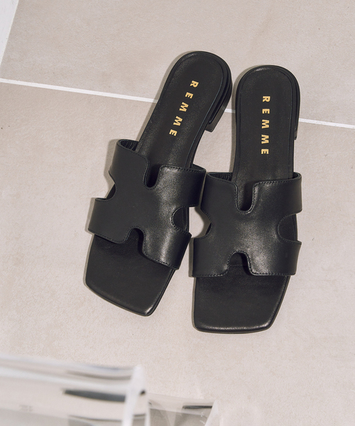 REMME(レメ)の「《WEB+一部店舗限定》REMME/レメ cuttingサンダル(サンダル・レディース・ブラック・22.5cm/23.5cm/24.5cm)」の3枚目の写真