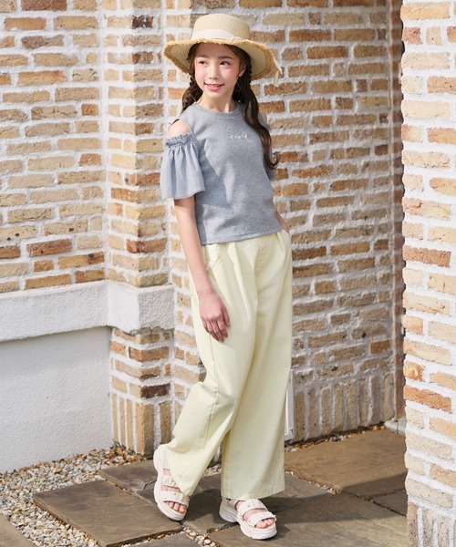 Amourire girl(アムリールガール)の「袖チュール オフショルダー 半袖 Tシャツ カットソー(Tシャツ/カットソー・キッズ・グレー/ピンク・130cm/140cm/150cm/160cm)」の6枚目の写真