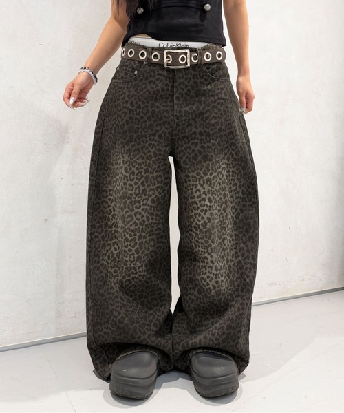 sedacle(セダクル)の「レオパード加工デニム(デニムパンツ・メンズ・ブラウン/ベージュ・SMALL/MEDIUM/LARGE)」の2枚目の写真