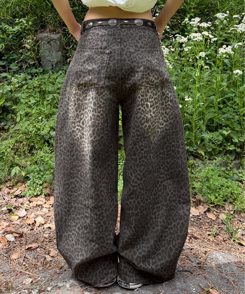 sedacle(セダクル)の「レオパード加工デニム(デニムパンツ・メンズ・ブラウン/ベージュ・SMALL/MEDIUM/LARGE)」の5枚目の写真
