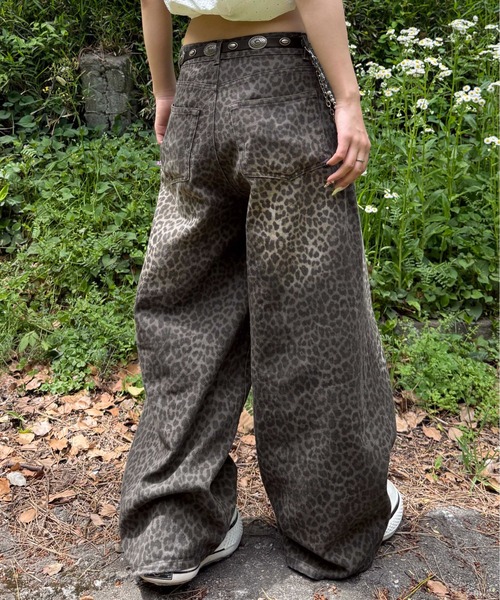 sedacle(セダクル)の「レオパード加工デニム(デニムパンツ・メンズ・ブラウン/ベージュ・SMALL/MEDIUM/LARGE)」の6枚目の写真