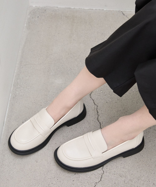 SPUR（シュプール）の「Cathy Round toe クラシックローファー 3.5cm -VS9002 (2color)（ローファー・レディース・ブラック/アイボリー・23.5cm/23cm/24.5cm/24cm/25cm）」の6枚目の写真