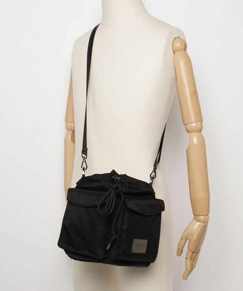 MAKAVELIC(マキャベリック)の「【MAKAVELIC】DOUBLE POCKET SHOULDER POUCH(ショルダーバッグ・メンズ・ブラック・FREE)」の16枚目の写真