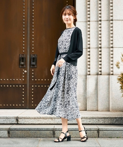 a.v.v（アーヴェヴェ）の「【洗える】フラワープリントギャザーノースリーブワンピース（ワンピース・レディース・アイボリー/ネイビー・38/36/40）」の21枚目の写真