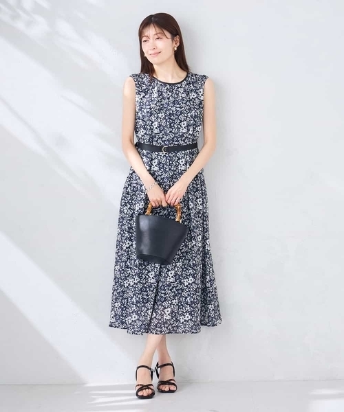 a.v.v（アーヴェヴェ）の「【洗える】フラワープリントギャザーノースリーブワンピース（ワンピース・レディース・アイボリー/ネイビー・38/36/40）」の16枚目の写真
